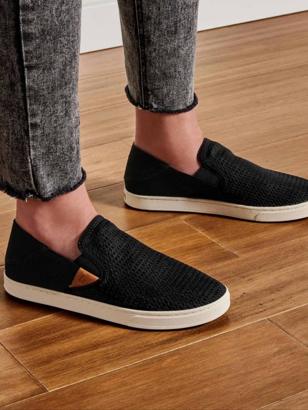 OluKai Pehuea Breathable Slip‎ On Shoes Women's Size 9 Black